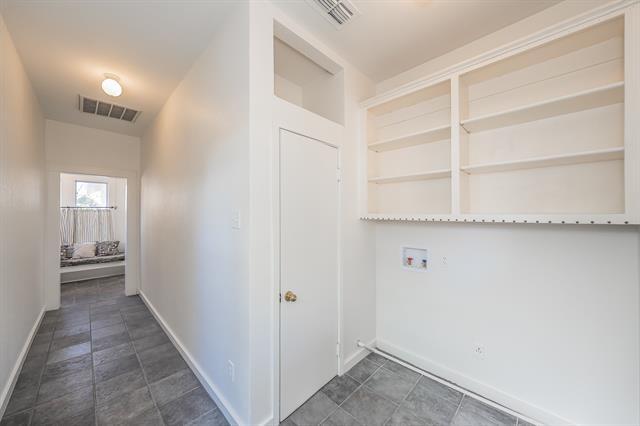 Building Photo - 2412 Kenley St