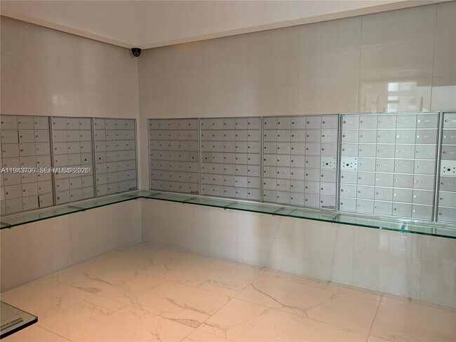 Building Photo - 41 SE 5th St