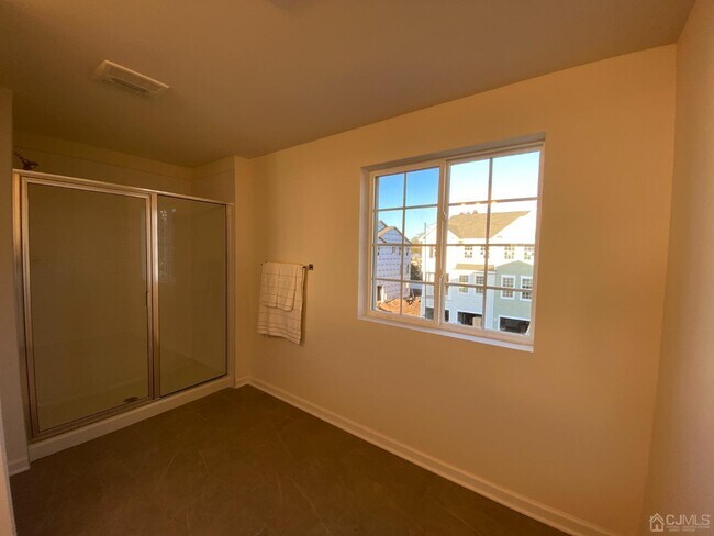 Building Photo - 246 Park Ln