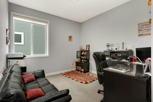 Building Photo - 15651 Fairfield Dr