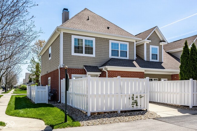 Building Photo - 15542 Clearbrook St