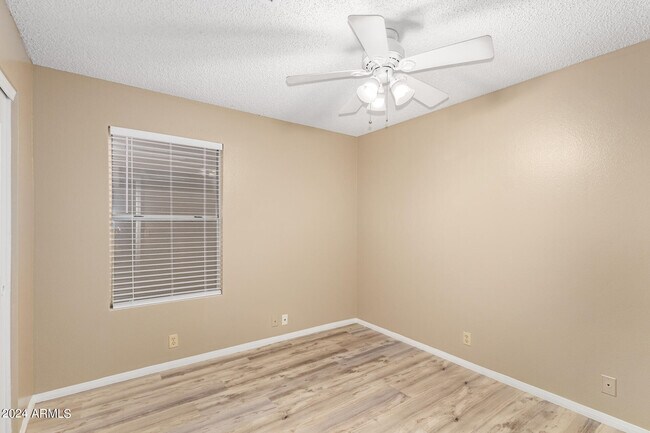 Building Photo - 4453 E Wildwood Dr