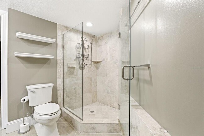 Building Photo - 400 E Colonial Dr