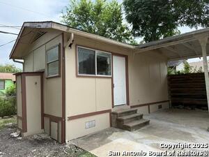 Building Photo - 1334 W Lullwood Ave