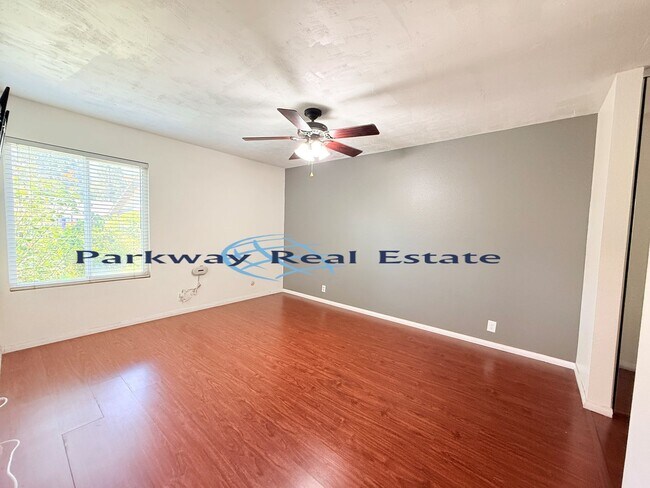 Building Photo - 2252 Durasno Ln