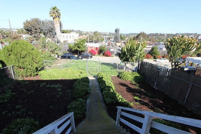 Building Photo - Beautiful 2 bedroom 1.5 bathroom available for rent now