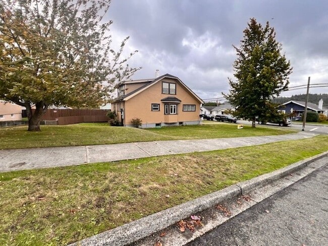 Building Photo - 1416