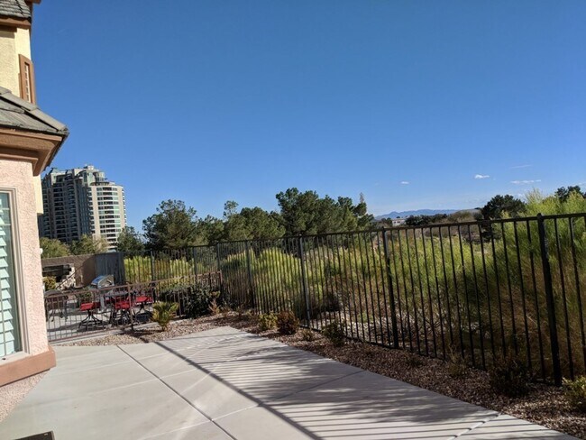 Building Photo - 9149 Tudor Park Pl