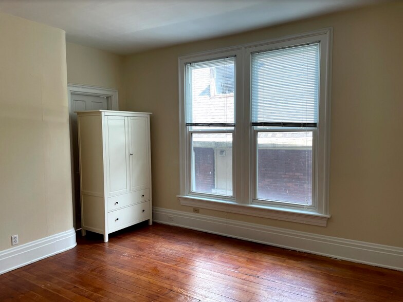 Building Photo - 2618 Eden Ave