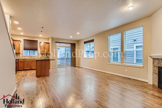 Building Photo - Beautiful Home With Balcony and Great Location! ** NEW PRICE $2,595 and REDUCED SECURITY DEPOSIT **