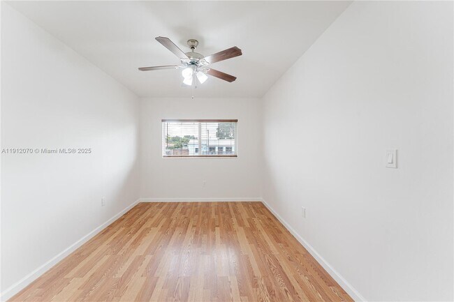 Building Photo - 1020 SW 74th Ave