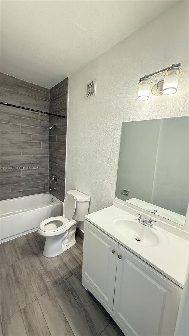 Building Photo - 1663 SE 27th Dr