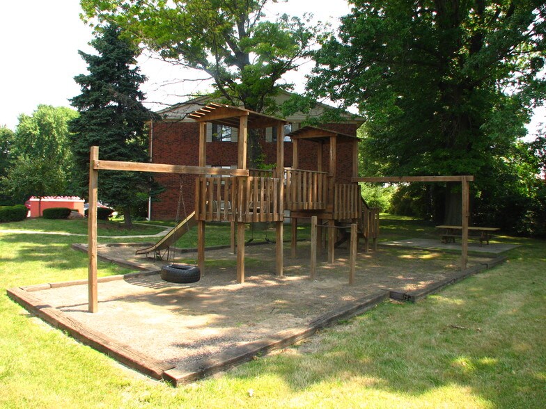 Arlington Square Apartments 150 David Dr Elyria OH 44035 Apartment