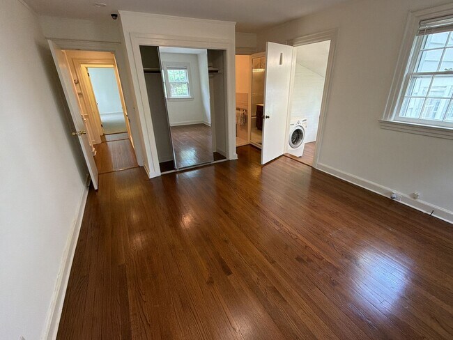 Building Photo - Six Raven Way LLC