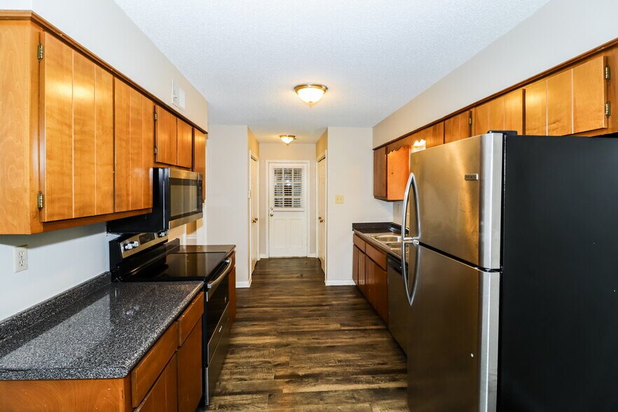 Building Photo - 423 Cairn Cove