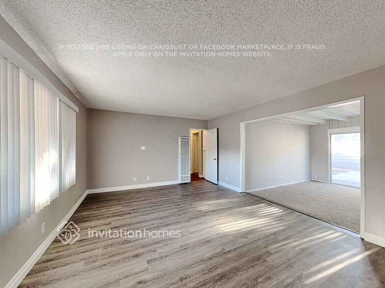 Building Photo - 852 N Parkside Dr