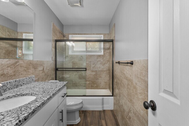 Building Photo - 711 SW 7 St