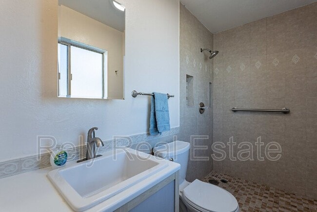 Building Photo - 8416 E Rancho Vista Dr