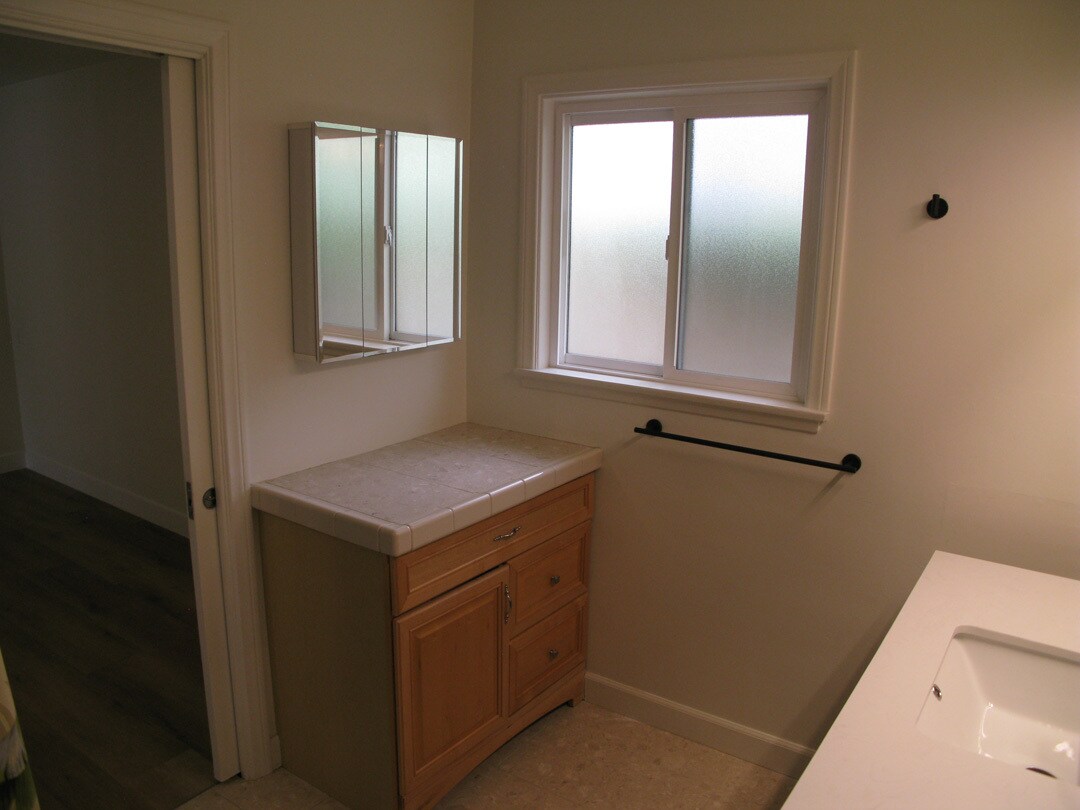 Building Photo - 5137 E Vista Hermosa St