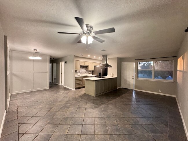 Building Photo - SECOND STORY CONDO WITH BILLS PAID