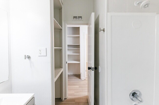 Building Photo - 4402 44th St