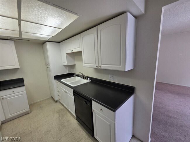 Building Photo - 241 Misty Isle Ln