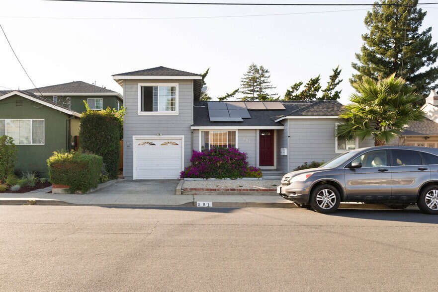 Building Photo - 251 C St