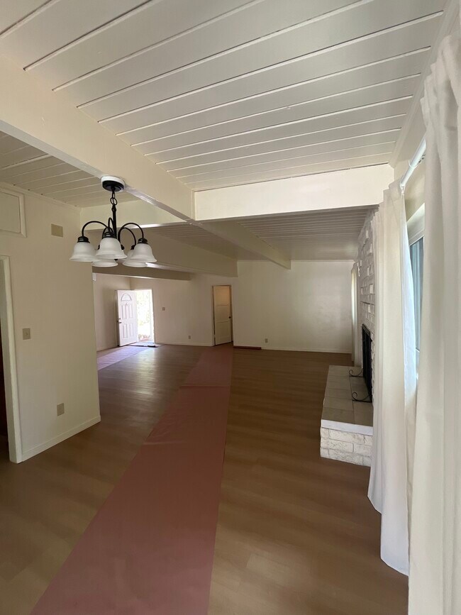 Building Photo - 8039 Cantaloupe Ave