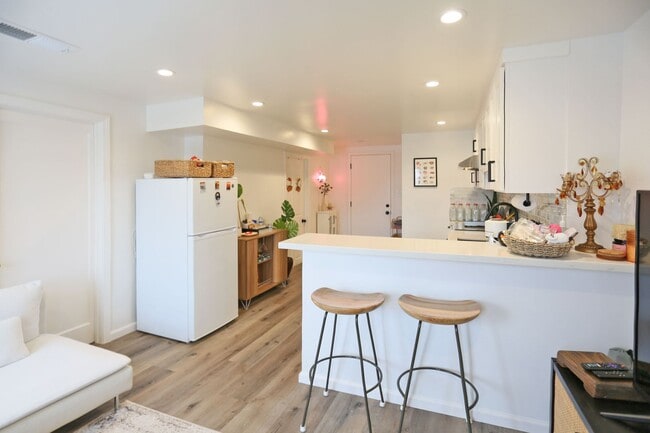 Building Photo - OPEN HOUSE: Wednesday (9/10) 6:30pm-7:00pm...