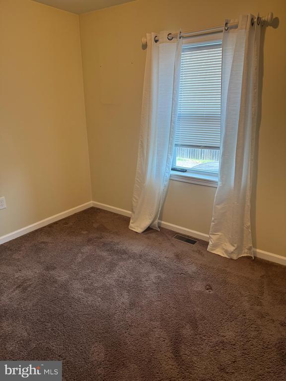 Building Photo - 422 Kansas Rd