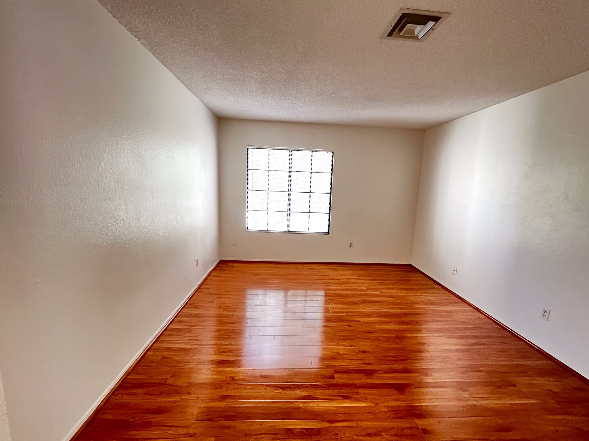 Building Photo - 4747 Nara Vista Way