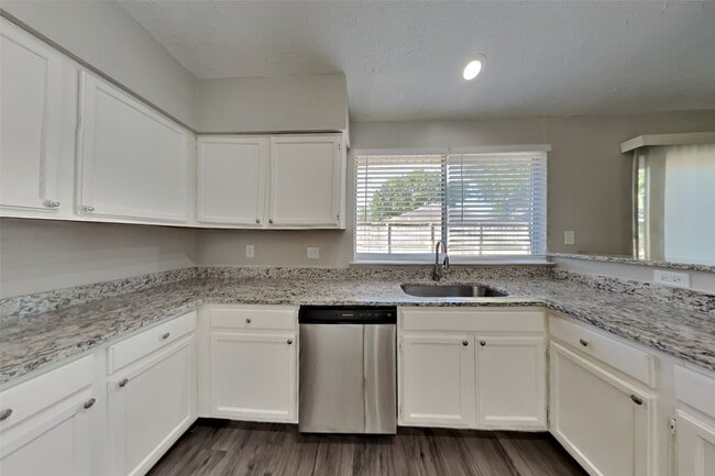 Building Photo - 10439 Lazy Meadows Dr