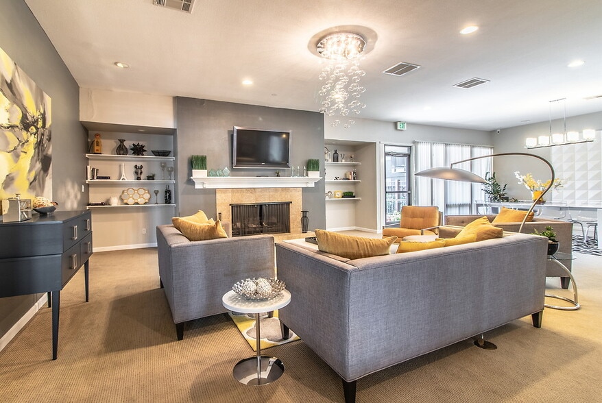 Building Photo - The Montclaire