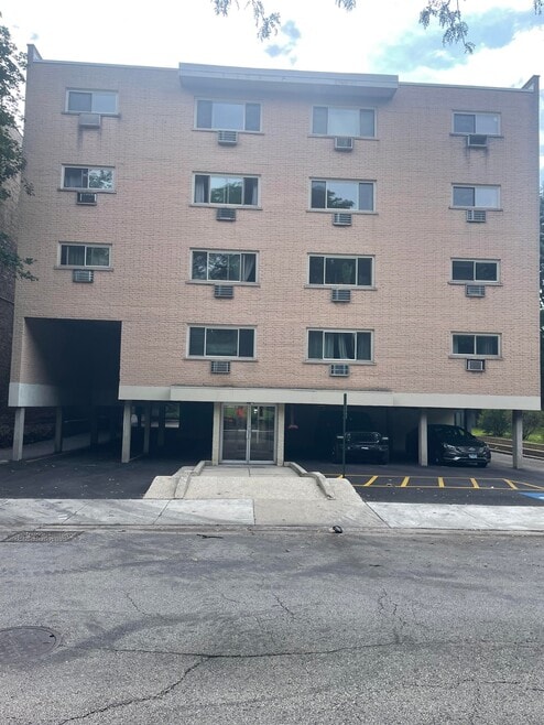 Building Photo - 4939 S Dorchester Ave