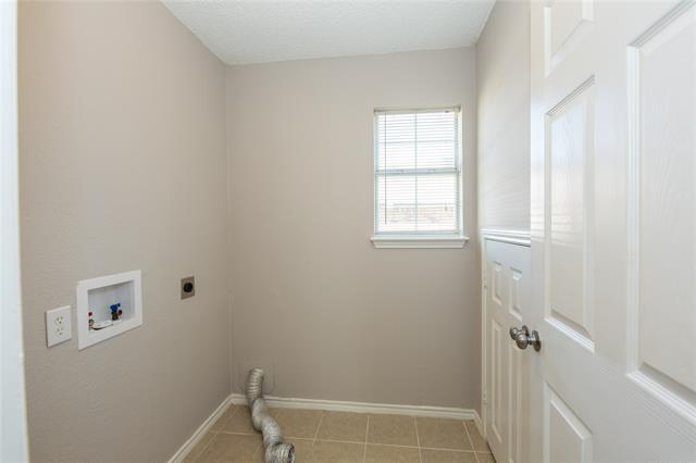 Building Photo - 6718 Scarlet Dr