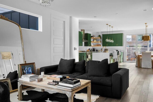 Building Photo - 404 Powell Cir