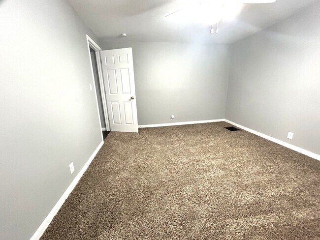 Building Photo - 2941 S 10th St