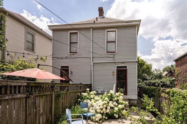 Building Photo - 794 Hamlet St