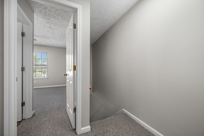 Building Photo - Hamlet Square Townhomes Unit 2410D