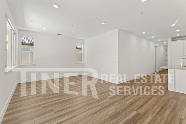 Building Photo - 3062 Pansona St