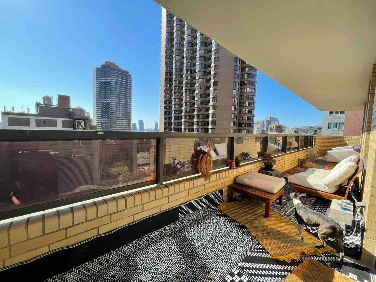 Building Photo - 330 E 38th St