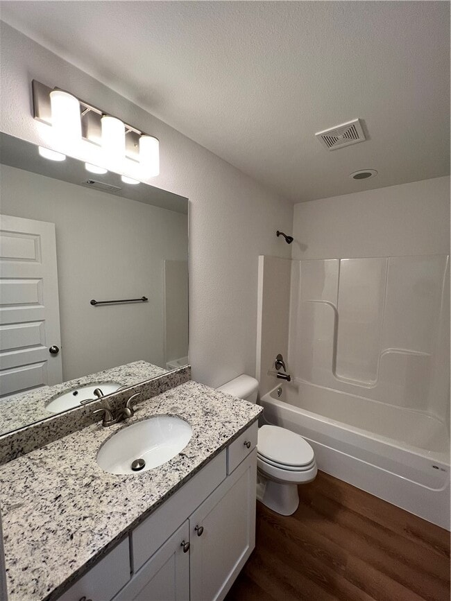 Building Photo - 542 N Cresswell Dr