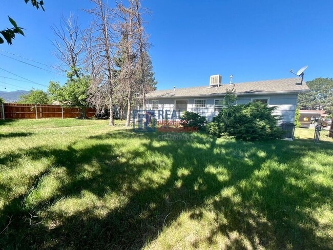 Building Photo - 919 Panorama Dr