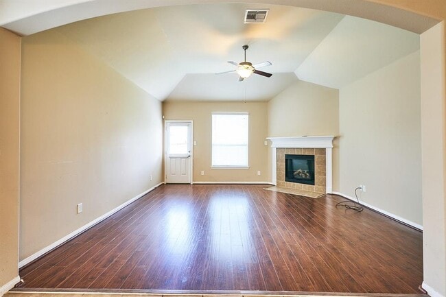 Building Photo - 1218 Maple Ace Dr