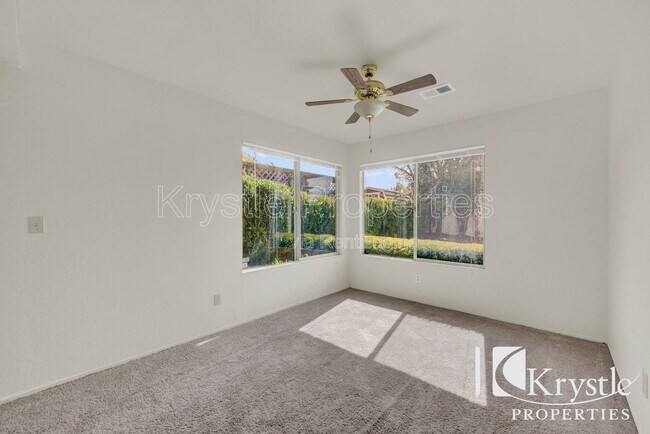 Building Photo - 267 Quartz Ln