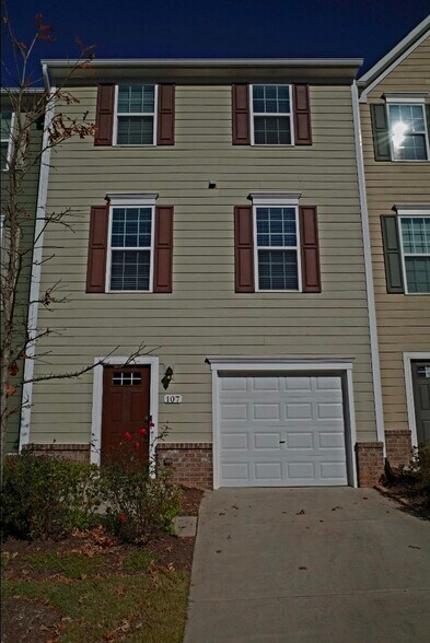 Building Photo - 107 Brier Summit Pl