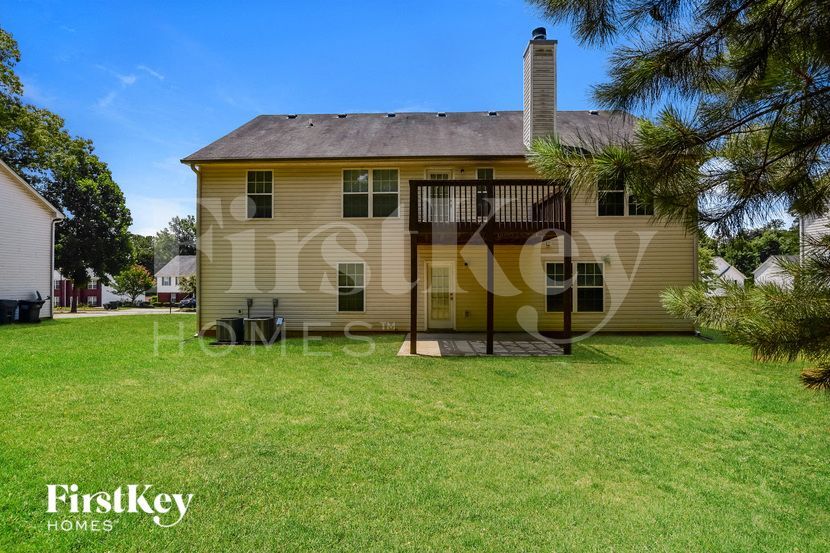 Building Photo - 205 Trelawney Ln