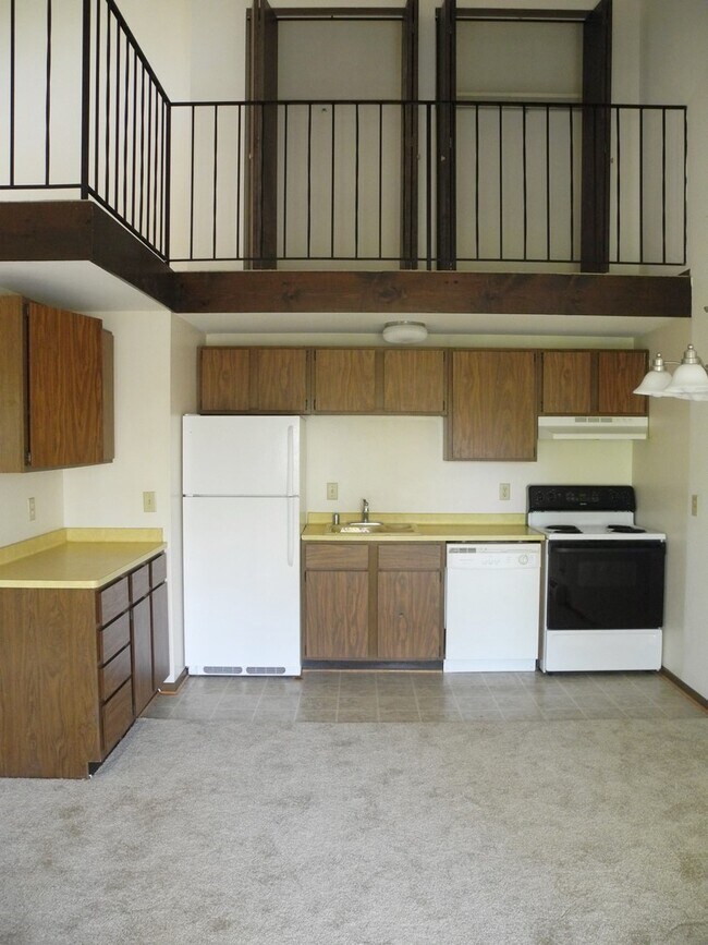 Building Photo - 213 W Beltline Hwy