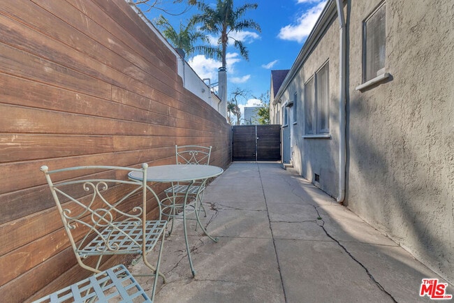 Building Photo - 6329 Drexel Ave