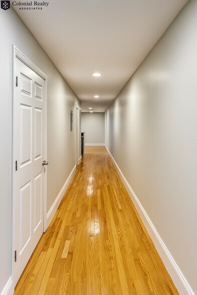 Building Photo - 68 Egmont St